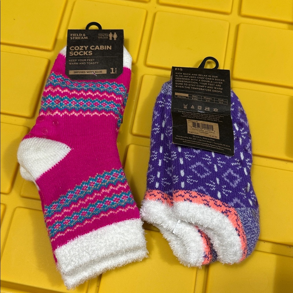 Bundle of 2 Girl Cozy Cabin Youth Socks Gripper Winter Non Slip Thick‎ Warm Gift